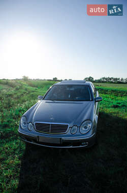 Седан Mercedes-Benz E-Class 2003 в Харькове