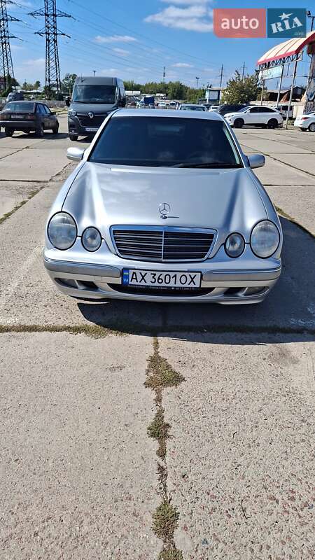 Седан Mercedes-Benz E-Class 2000 в 