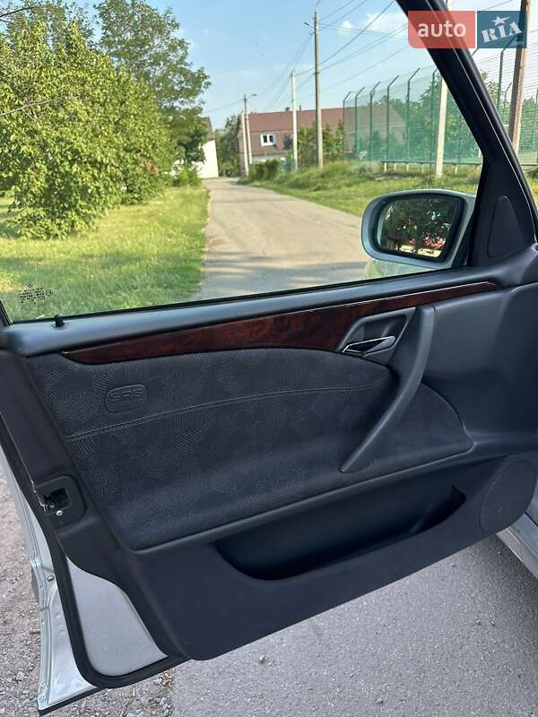 Седан Mercedes-Benz E-Class 2000 в Харкові