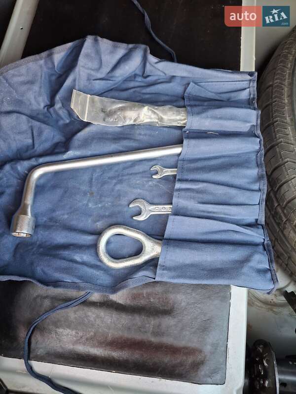 Седан Mercedes-Benz E-Class 2000 в Харкові