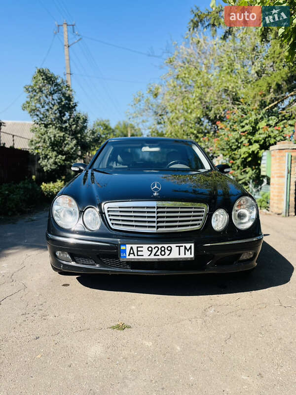 Седан Mercedes-Benz E-Class 2004 в Кривом Роге