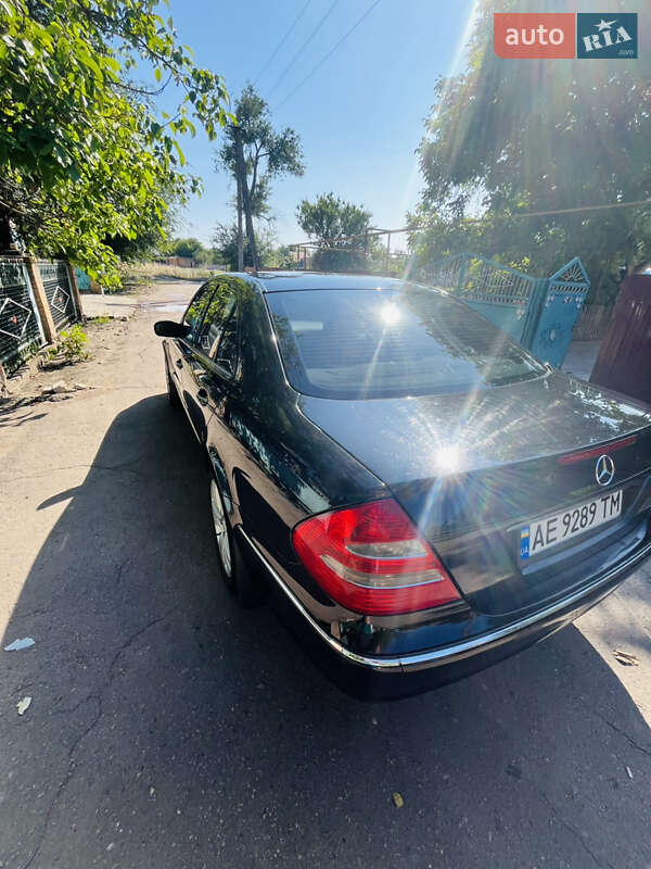 Седан Mercedes-Benz E-Class 2004 в Кривом Роге