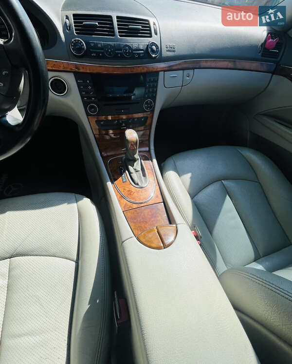 Седан Mercedes-Benz E-Class 2004 в Кривом Роге
