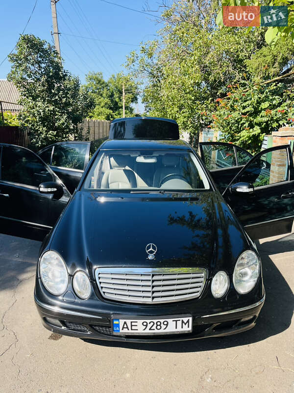 Седан Mercedes-Benz E-Class 2004 в Кривом Роге