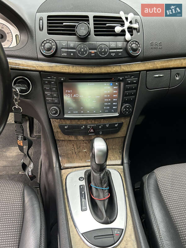 Седан Mercedes-Benz E-Class 2006 в Львове