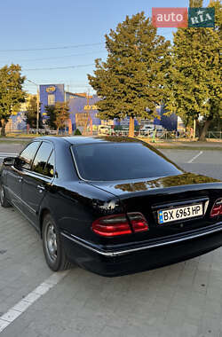 Седан Mercedes-Benz E-Class 2001 в 