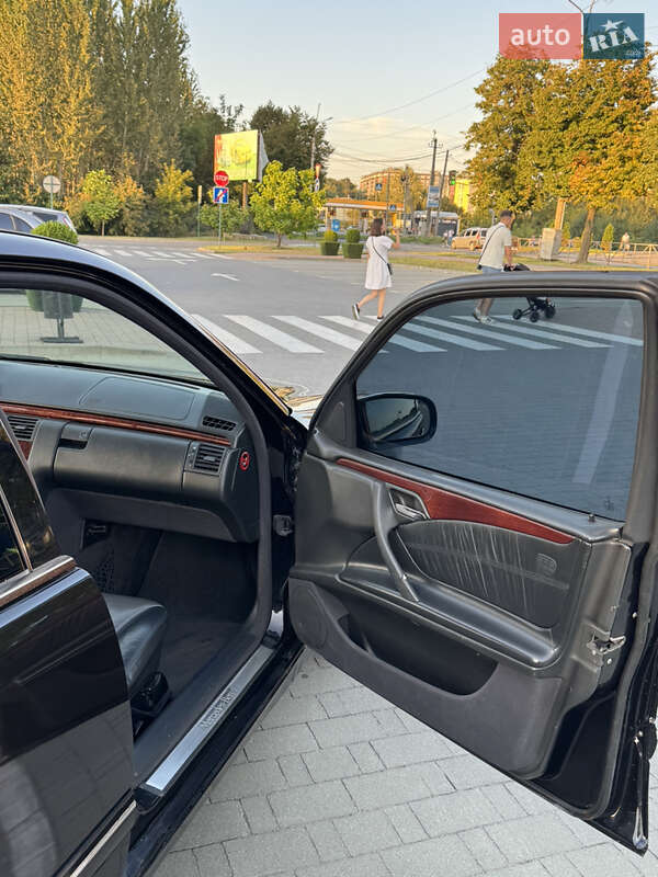 Седан Mercedes-Benz E-Class 2001 в Хмельницком