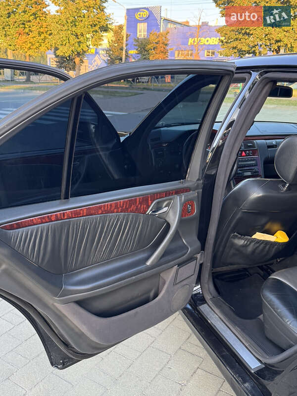 Седан Mercedes-Benz E-Class 2001 в Хмельницком