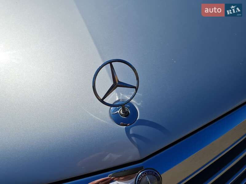 Седан Mercedes-Benz E-Class 2010 в Киеве