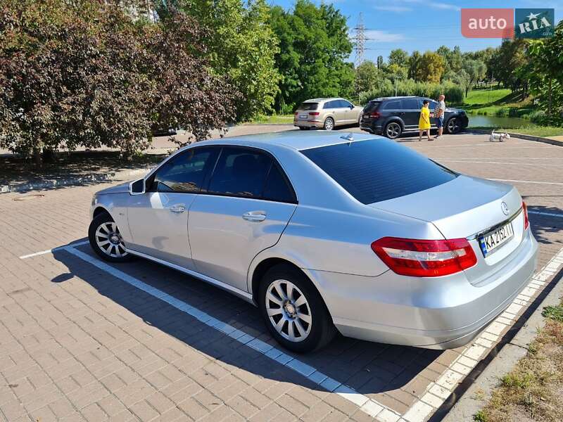 Седан Mercedes-Benz E-Class 2010 в Киеве