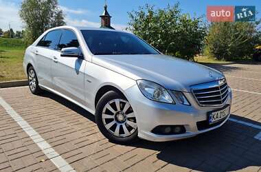 Седан Mercedes-Benz E-Class 2010 в Киеве