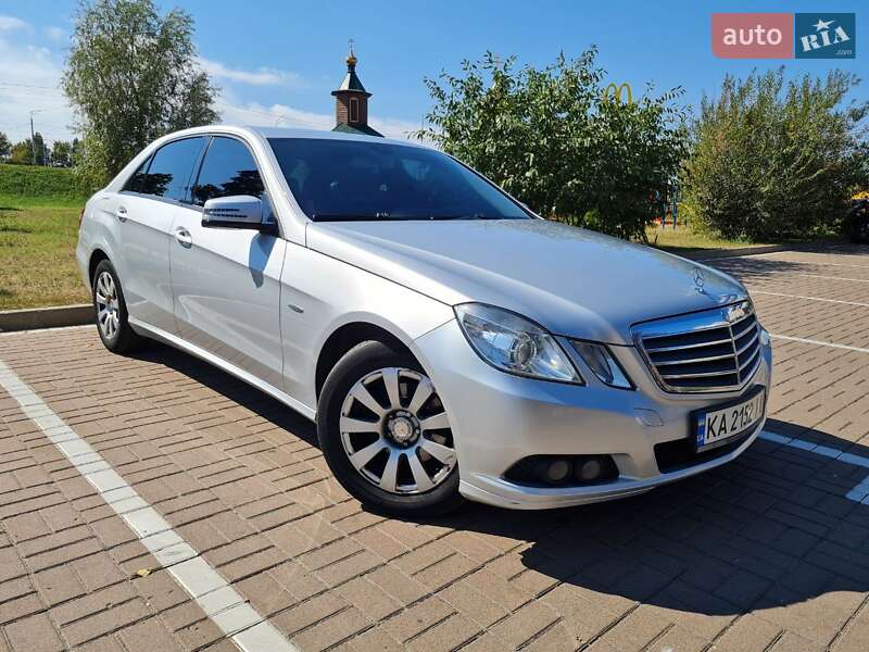 Седан Mercedes-Benz E-Class 2010 в Киеве