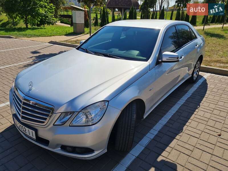 Седан Mercedes-Benz E-Class 2010 в Киеве