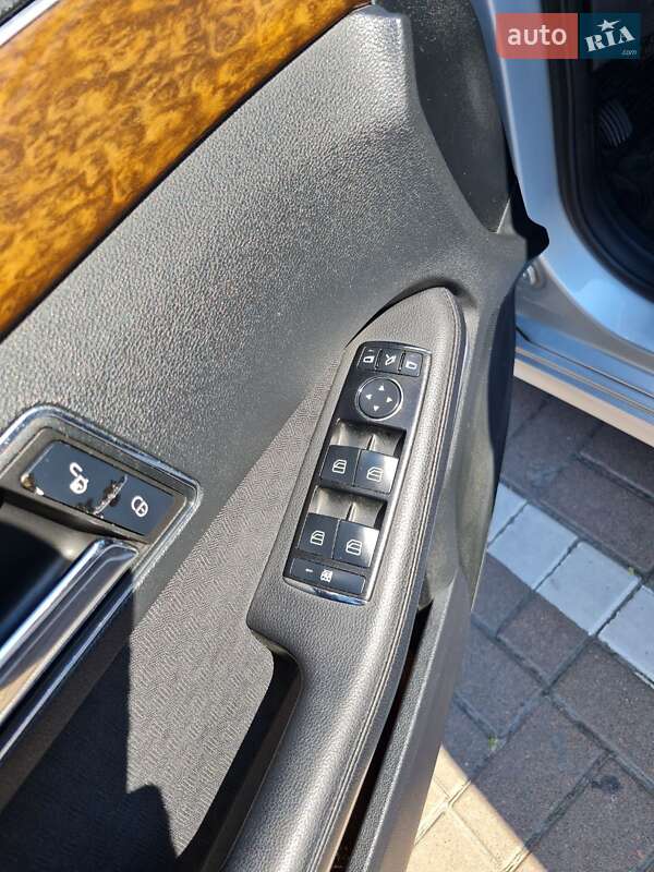 Седан Mercedes-Benz E-Class 2010 в Киеве