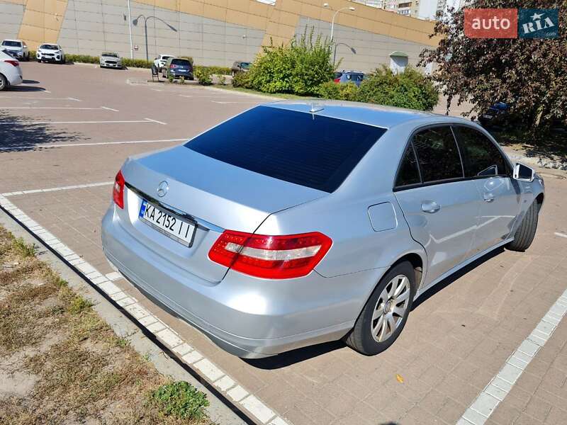 Седан Mercedes-Benz E-Class 2010 в Киеве