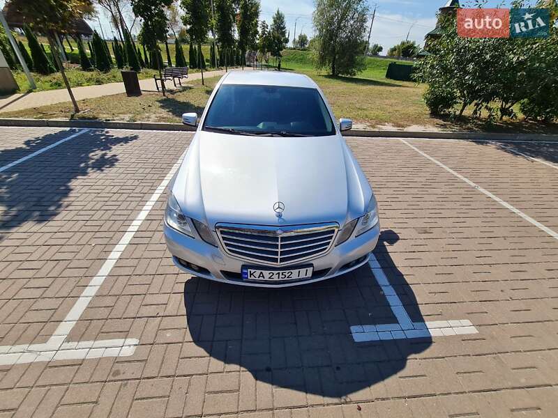 Седан Mercedes-Benz E-Class 2010 в Киеве