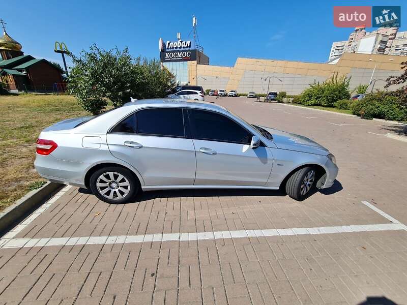 Седан Mercedes-Benz E-Class 2010 в Киеве