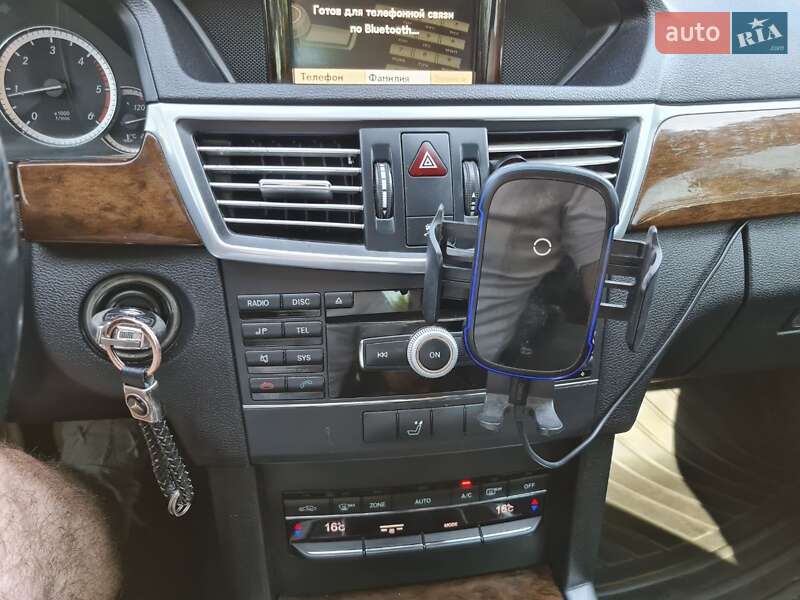 Седан Mercedes-Benz E-Class 2010 в Киеве