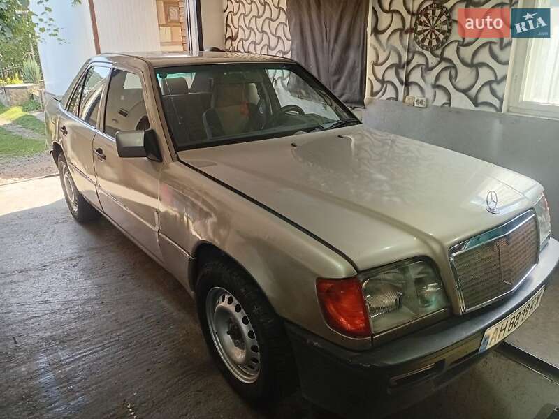 Седан Mercedes-Benz E-Class 1991 в Болехові фото 8 Седан Mercedes-Benz E-Class 1991 в Болехові