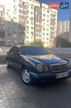 Седан Mercedes-Benz E-Class 1999 в 