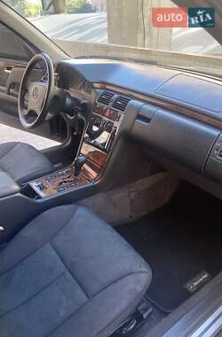 Седан Mercedes-Benz E-Class 1999 в 