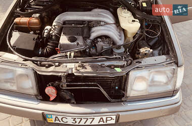 Седан Mercedes-Benz E-Class 1994 в 