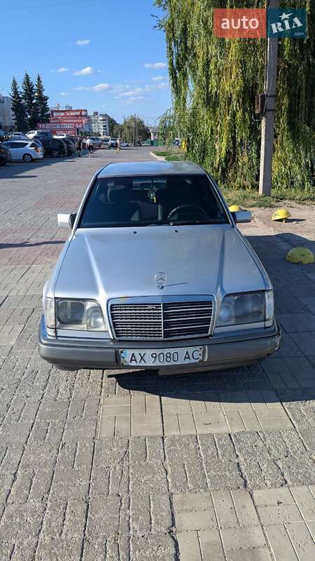 Mercedes-Benz E-Class 1995