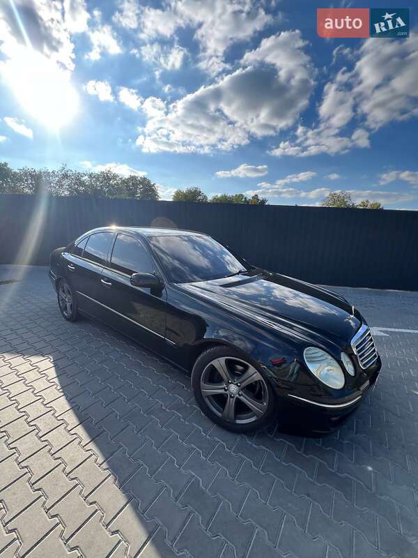 Седан Mercedes-Benz E-Class 2004 в Белой Церкви