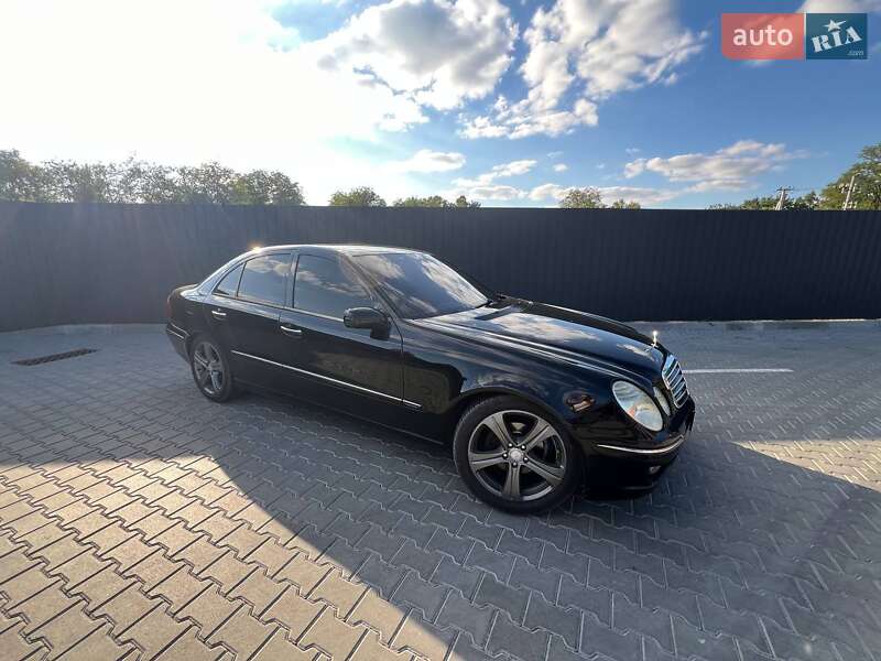 Седан Mercedes-Benz E-Class 2004 в Белой Церкви