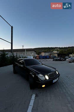 Седан Mercedes-Benz E-Class 2002 в Могилів-Подільському