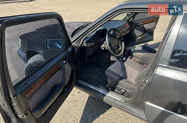 Седан Mercedes-Benz E-Class 1995 в 