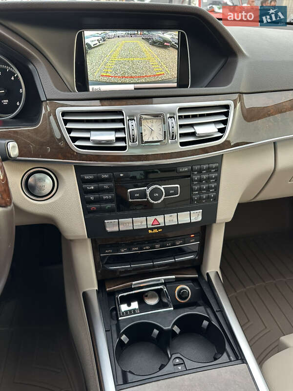 Седан Mercedes-Benz E-Class 2013 в Ивано-Франковске