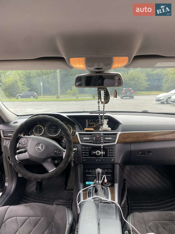 Седан Mercedes-Benz E-Class 2009 в Хмельницком