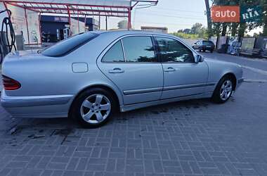 Седан Mercedes-Benz E-Class 2000 в 
