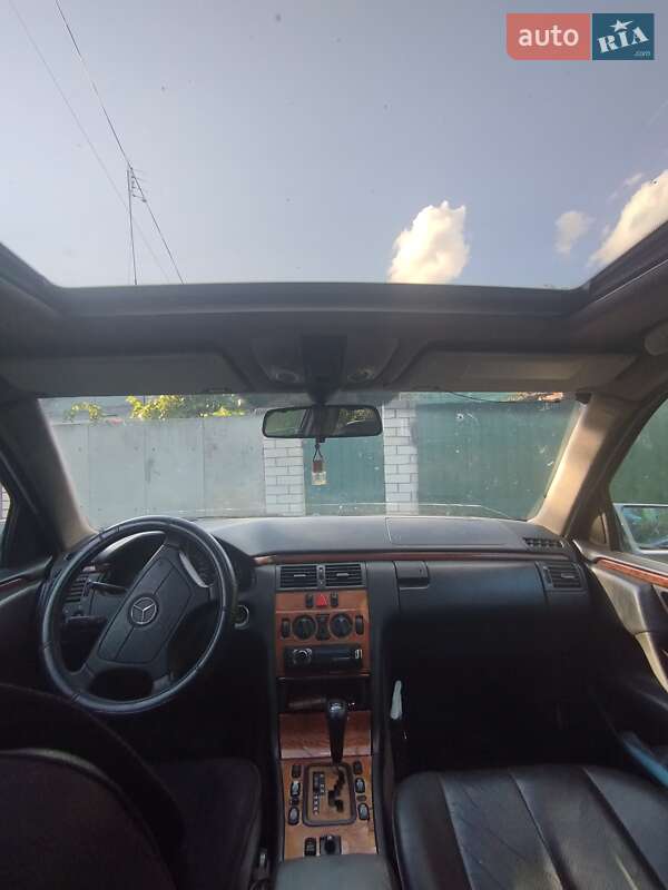 Седан Mercedes-Benz E-Class 1999 в Смеле