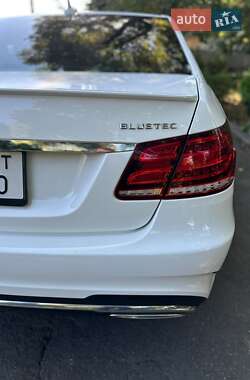 Седан Mercedes-Benz E-Class 2015 в 