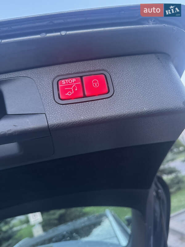 Універсал Mercedes-Benz E-Class 2017 в Львові