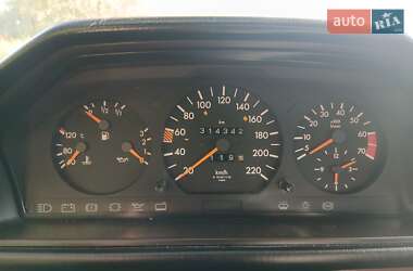 Седан Mercedes-Benz E-Class 1993 в 
