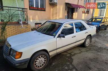Седан Mercedes-Benz E-Class 1985 в Ивано-Франковске