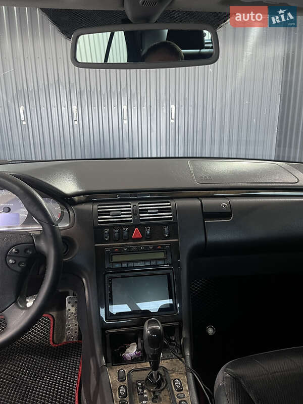 Mercedes-Benz E-Class 2001