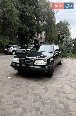 Седан Mercedes-Benz E-Class 1995 в 