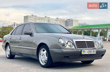Седан Mercedes-Benz E-Class 1999 в Запоріжжі