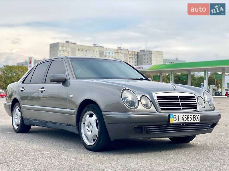 Mercedes-Benz E-Class 1999