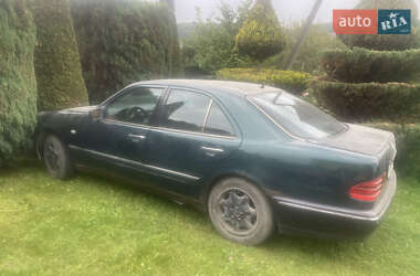 Седан Mercedes-Benz E-Class 1997 в Львове
