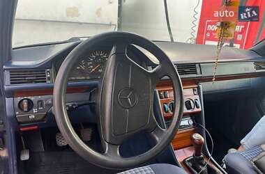 Седан Mercedes-Benz E-Class 1995 в 