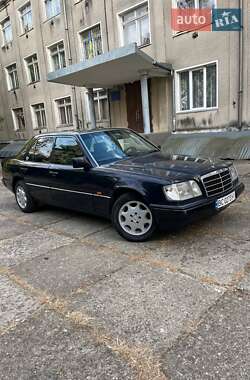 Седан Mercedes-Benz E-Class 1995 в 