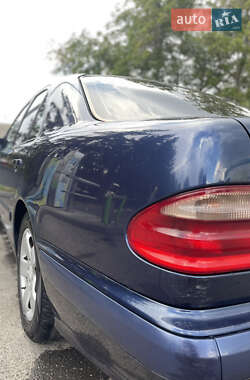 Седан Mercedes-Benz E-Class 2000 в 