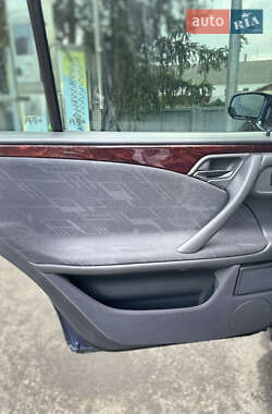 Седан Mercedes-Benz E-Class 2000 в 