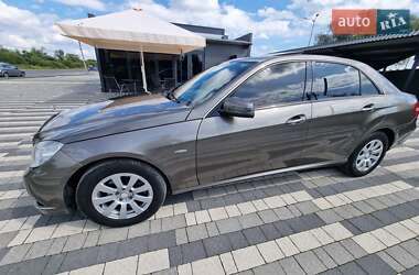 Седан Mercedes-Benz E-Class 2010 в 