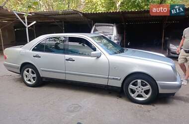 Седан Mercedes-Benz E-Class 1999 в 